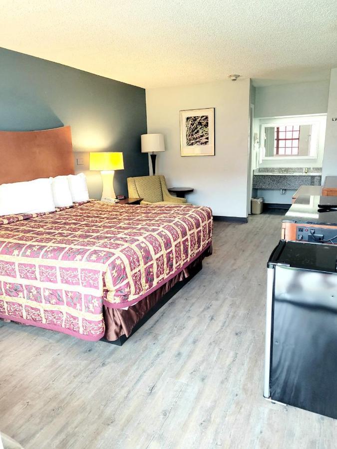 Best Price Motel & Suites Orange Bagian luar foto