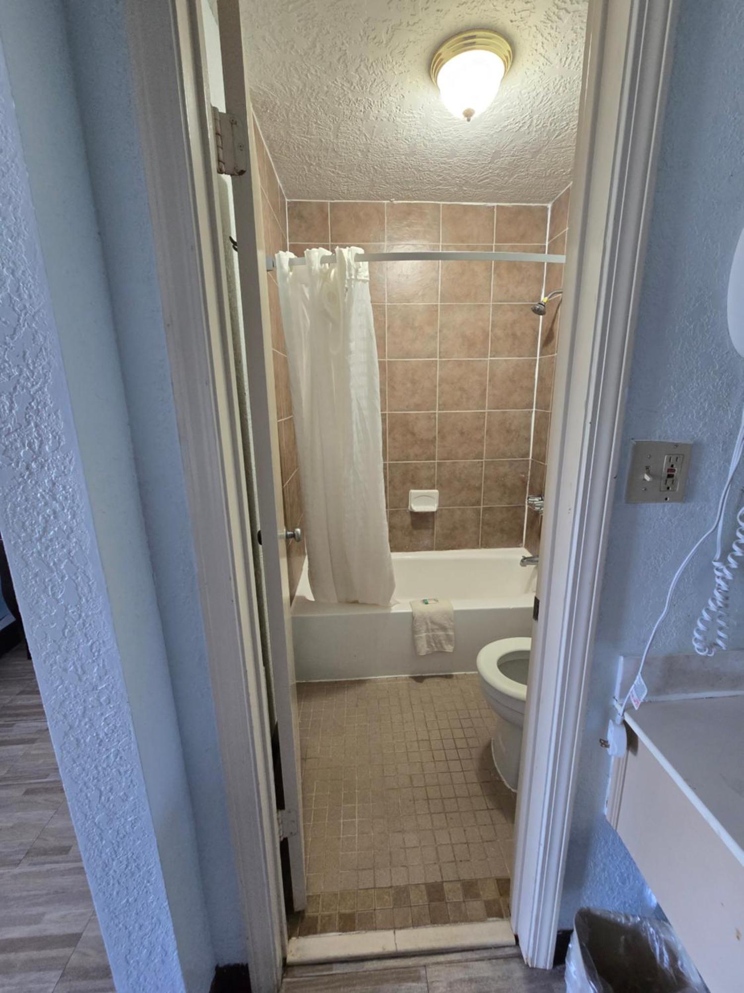 Best Price Motel & Suites Orange Bagian luar foto